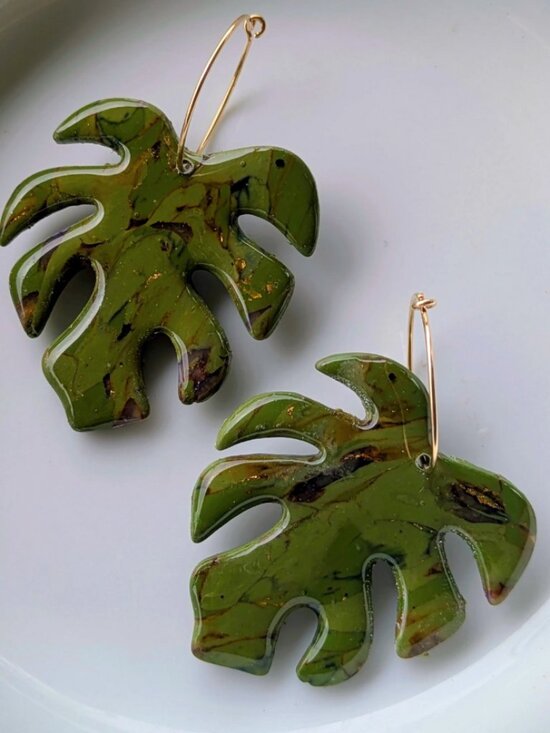 Ānuenue Jewelry Jewelry - Monstera Hoop Earrings